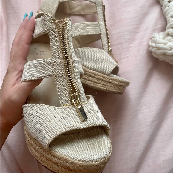 A New Day Carly Wedges - Picture 2 of 2